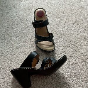 Lassen  Black Leather Women's Heeled Sandals